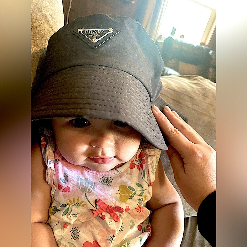 Super cute black bucket hat